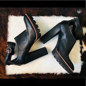 Kenneth Cole black leather booties